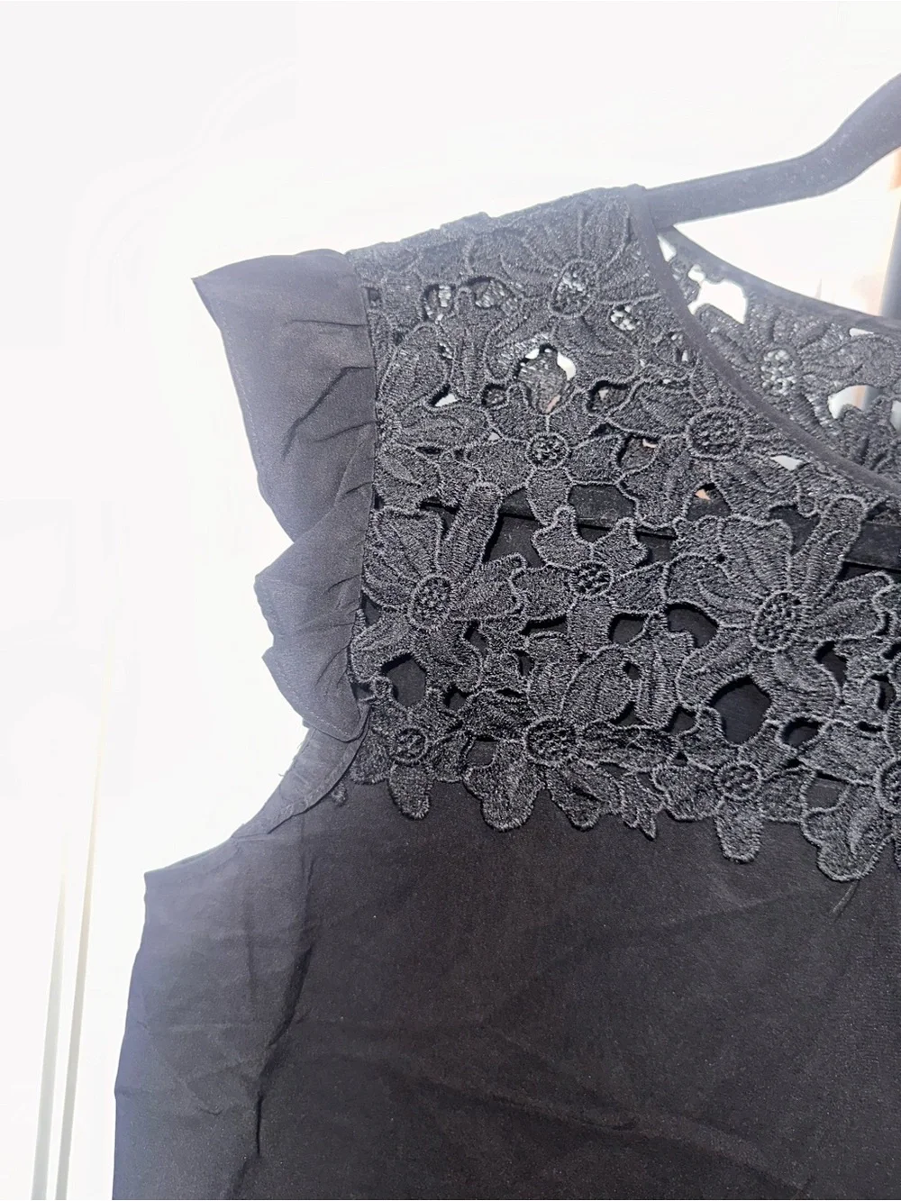 Kate Spade Size Large Black Lace Yoke Flutter Sleeve Women’s Top